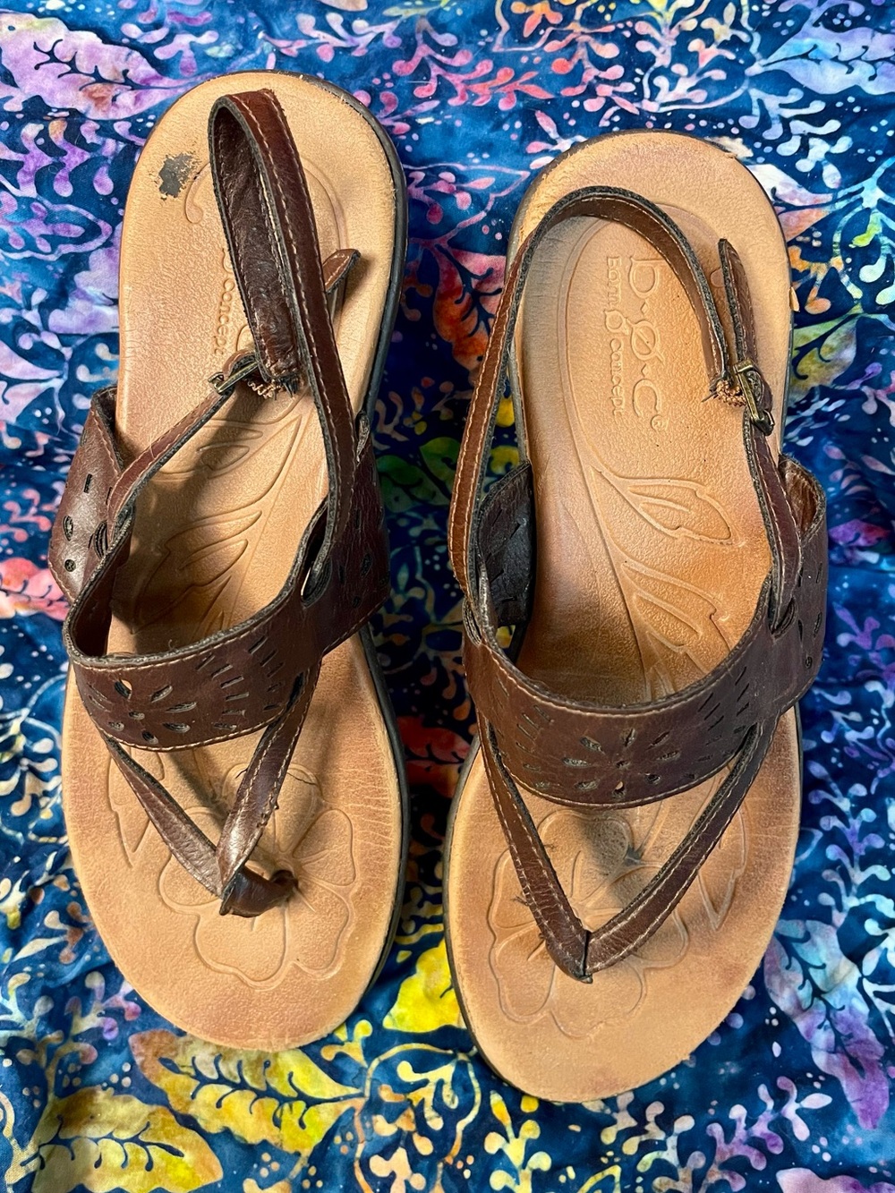 BOC Born Brown Laser Cut Leather Sling Back Thong Sandals Size 8